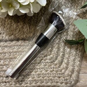 Makeup Geek Foundation Brush